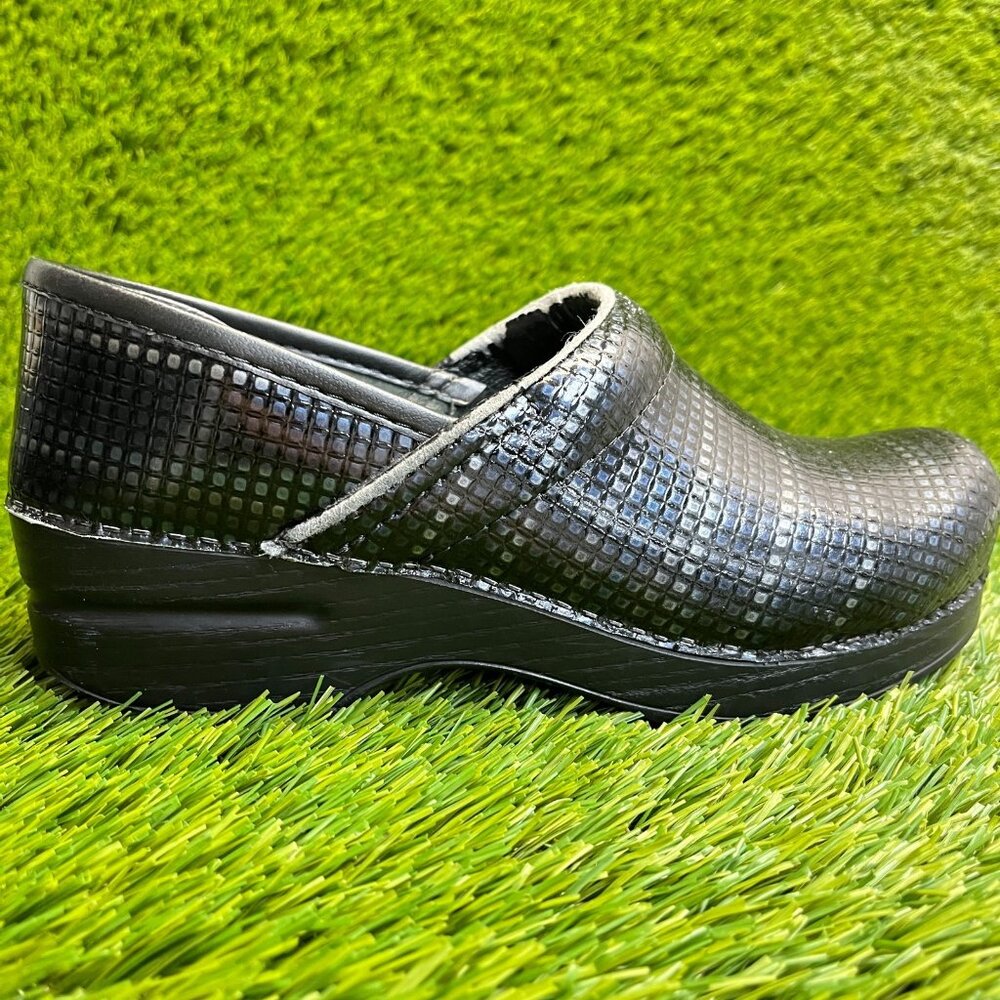 Dansko Professional Clogs Womens Size 6.5 Black Casual Walking Slip On Shoes